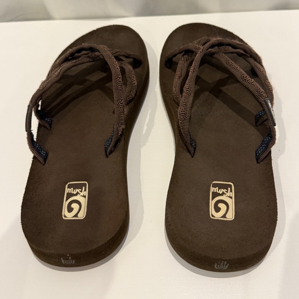 Teva Mush Sandals Size 7 Brown Strappy Flip Flop Comfort Casual - Picture 7 of 10